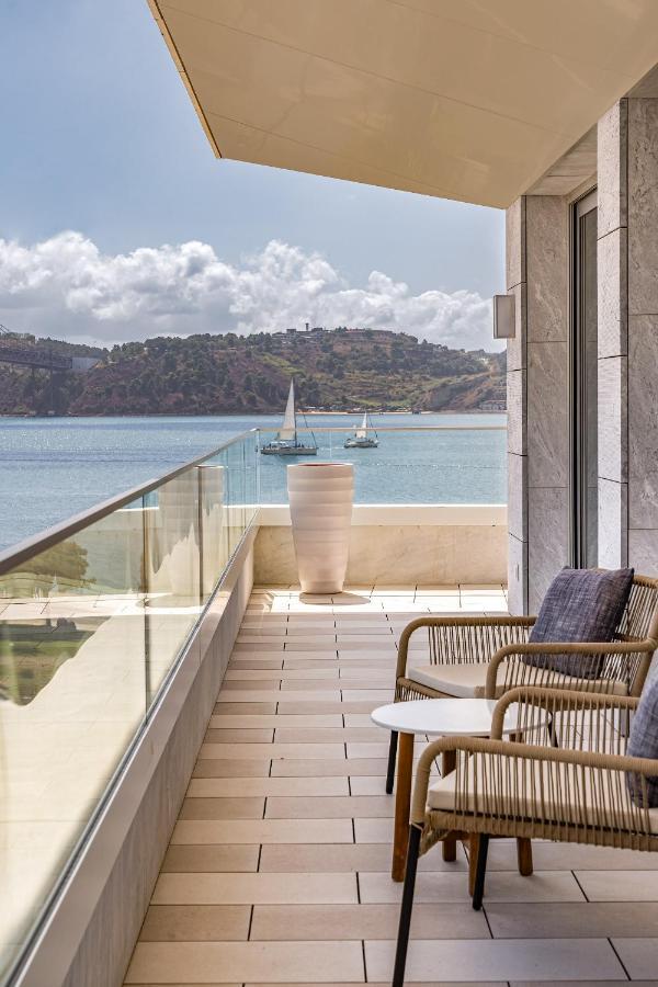 Three-Bedroom Apartment River View